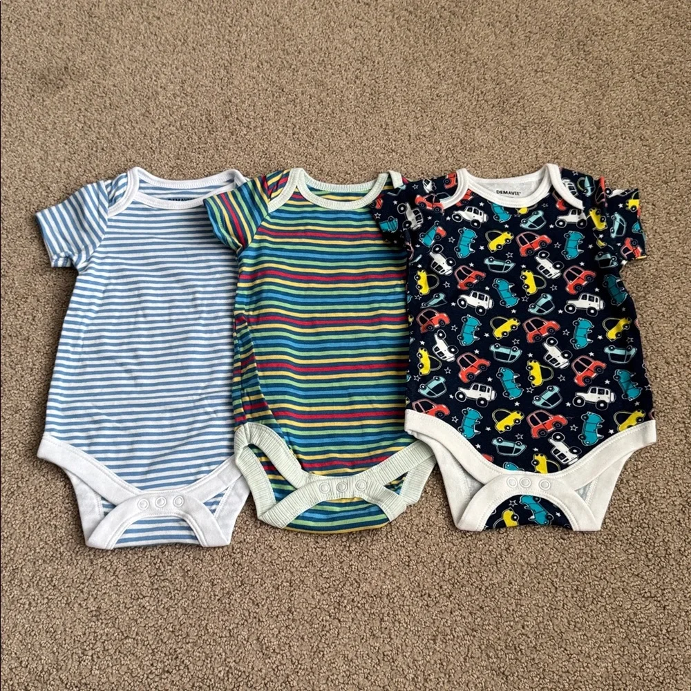 122 NIB DEMAVIE Baby Boy 3-pack Short Sleeve Organic Cotton Bodysuits - 0-3 Mo.‎